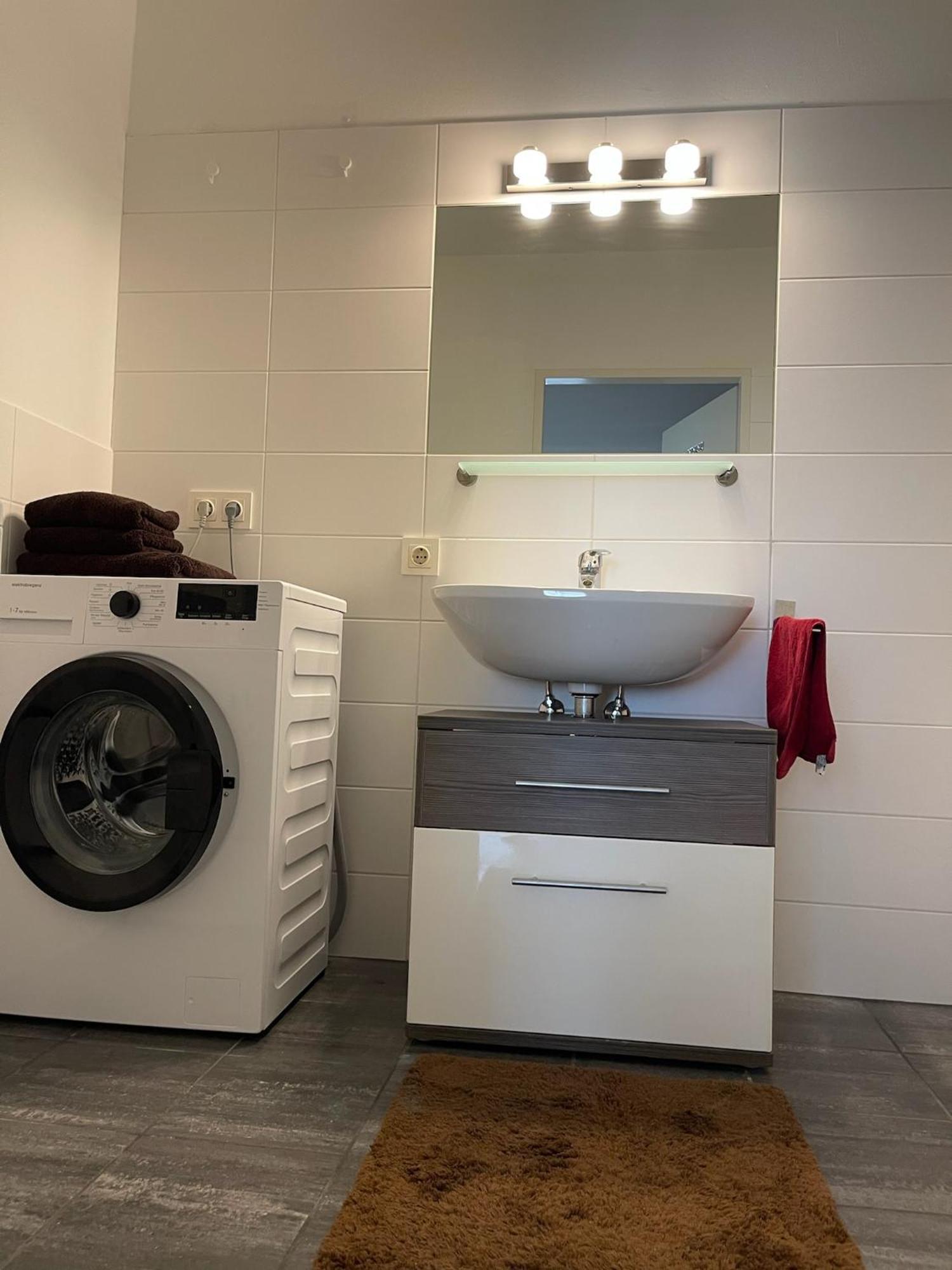 Gemuetliche An Der Donau - Barrierefrei Apartment Linz